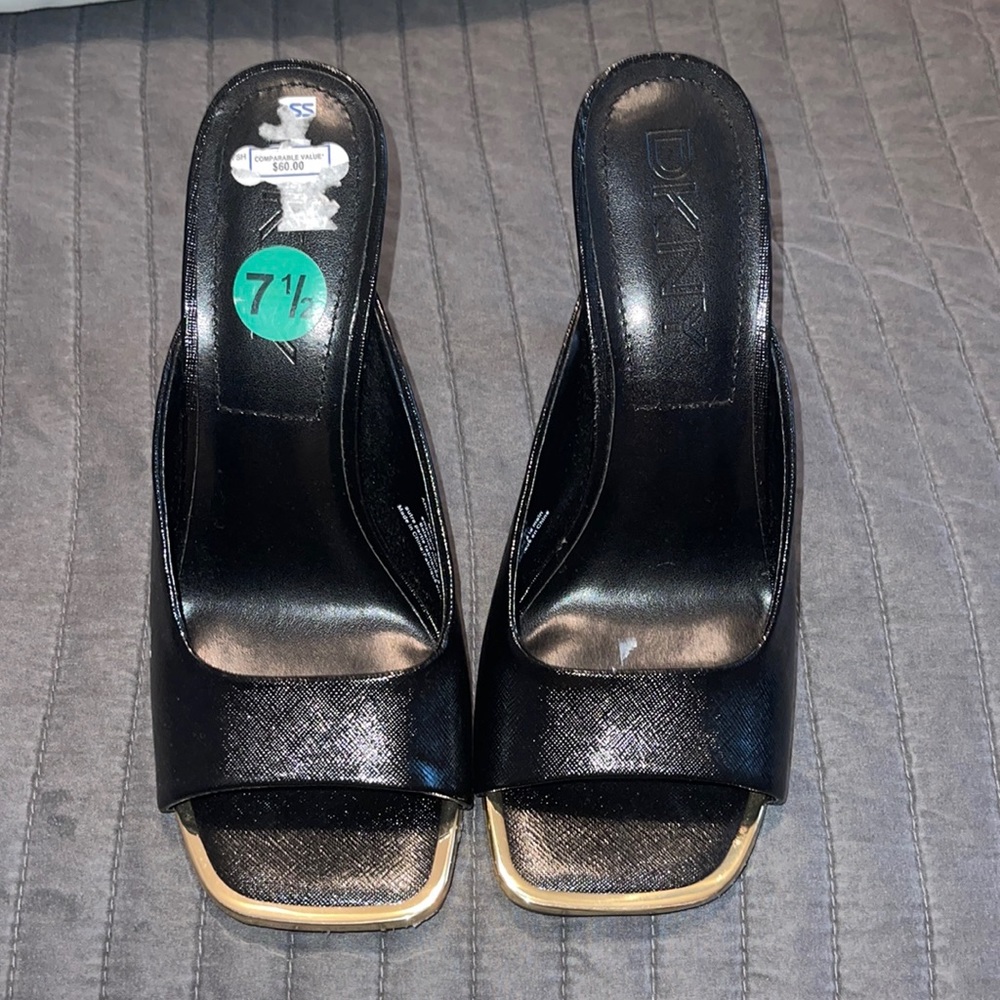DKNY Women’s Pump Heel Black Size 7.5M US